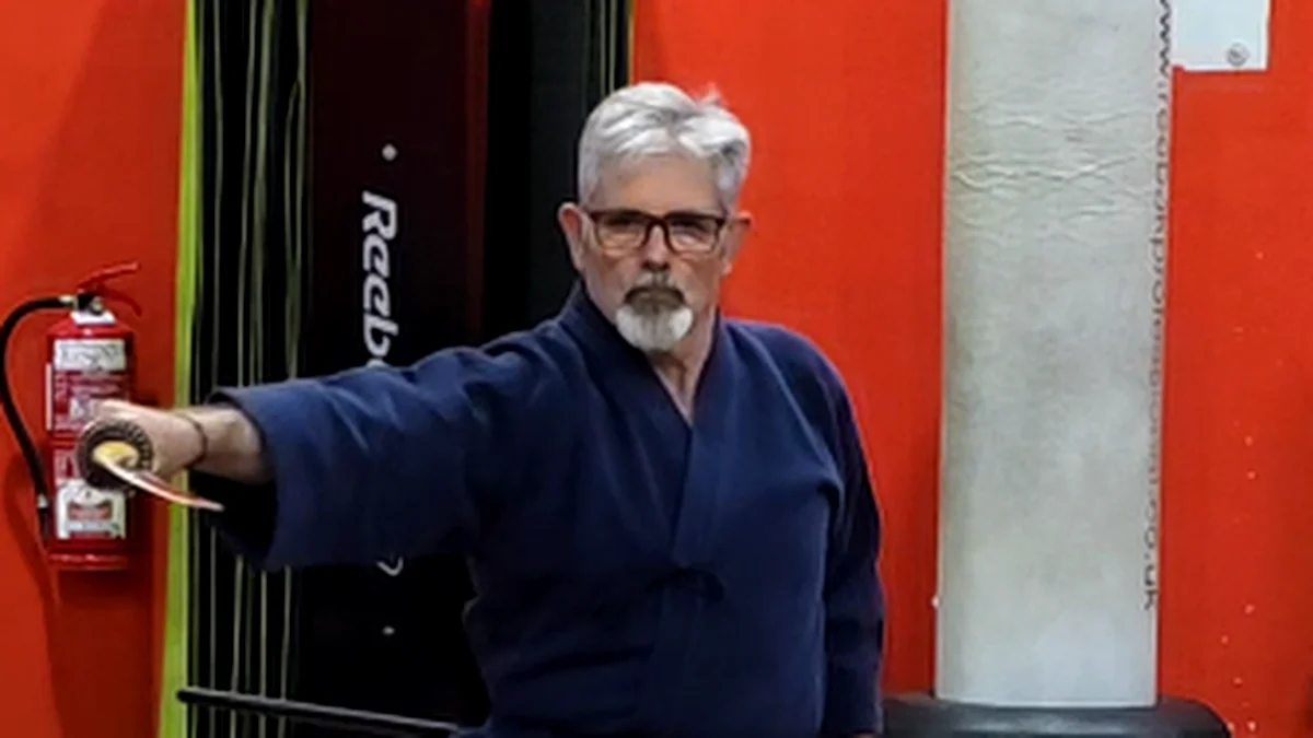 Demostración del kata Mae (前)