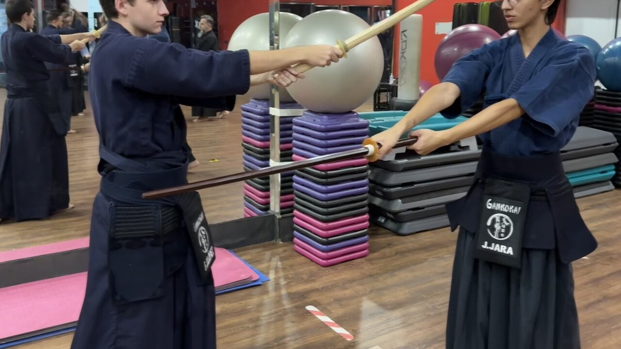 Demostración del kata Yonhon-me (四本目)